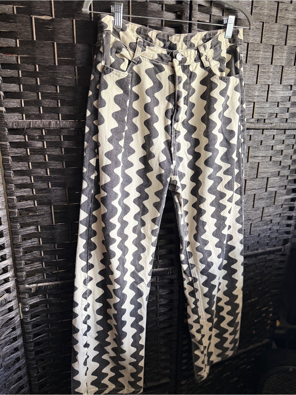Cider Women's Straight-Leg Wave Pattern Pants - Black & Cream